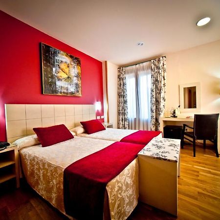 Hotel Condes De Castilla Segovia Bilik gambar
